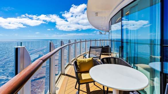 RCI UTOPIA Spacious AquaTheater Suite - 1 Bedroom 4.jpeg